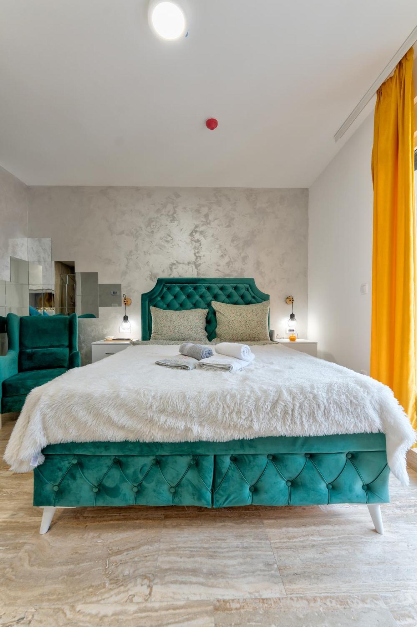 Apartment M&l